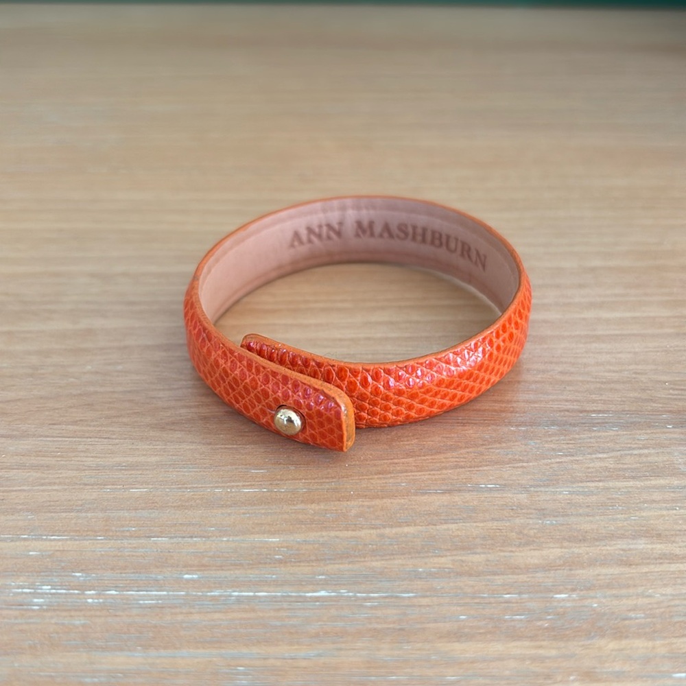 Ann Mashburn 0.5” lizard cuff bracelet in color mandarin